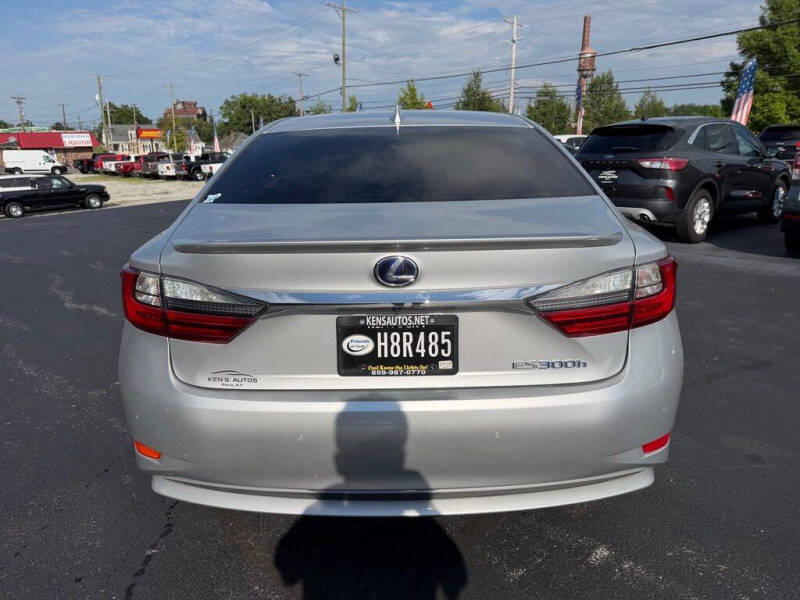 2017 Lexus ES 300h