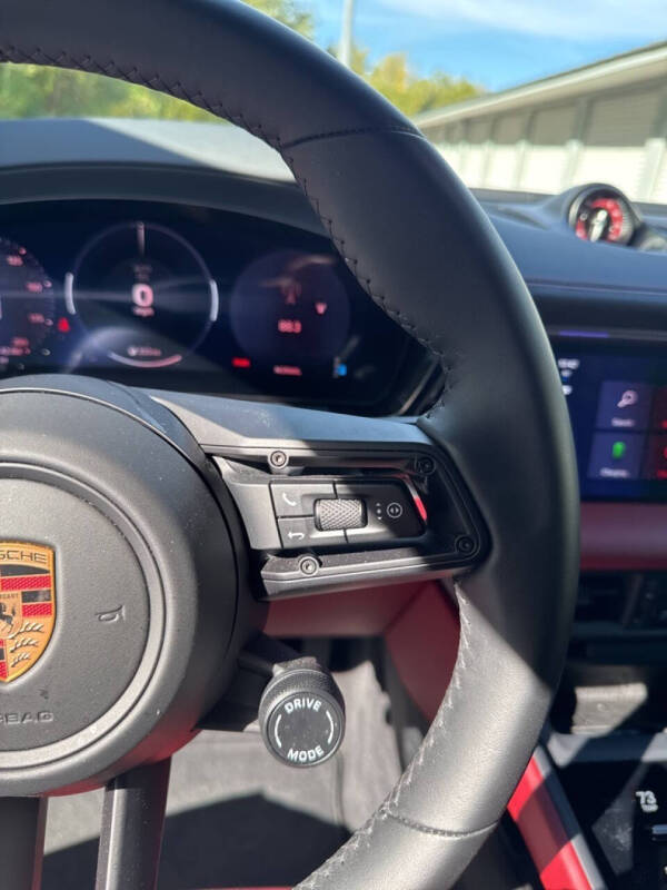 2025 Porsche Macan 4 Electric