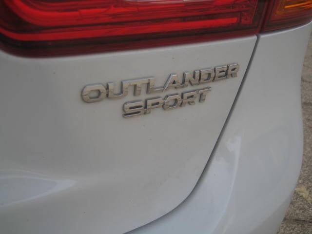 2016 Mitsubishi Outlander Sport ES photo 11