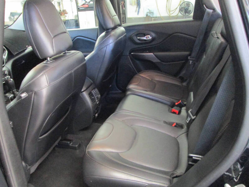 2019 Jeep Cherokee Overland