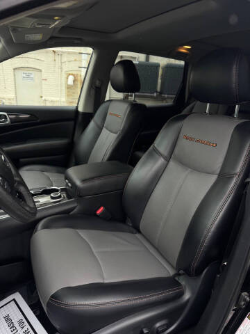 2020 Nissan Pathfinder SL