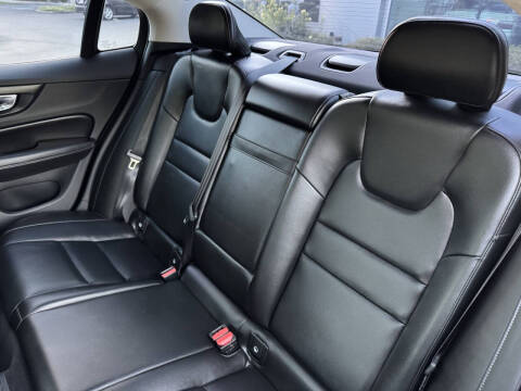 2019 Volvo S60 T5 Momentum