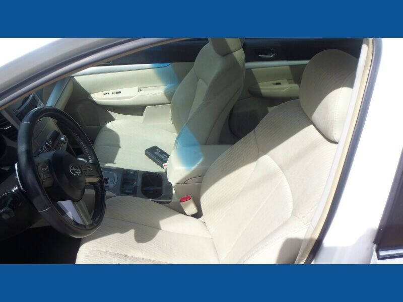 2010 Subaru Legacy 2.5i Premium