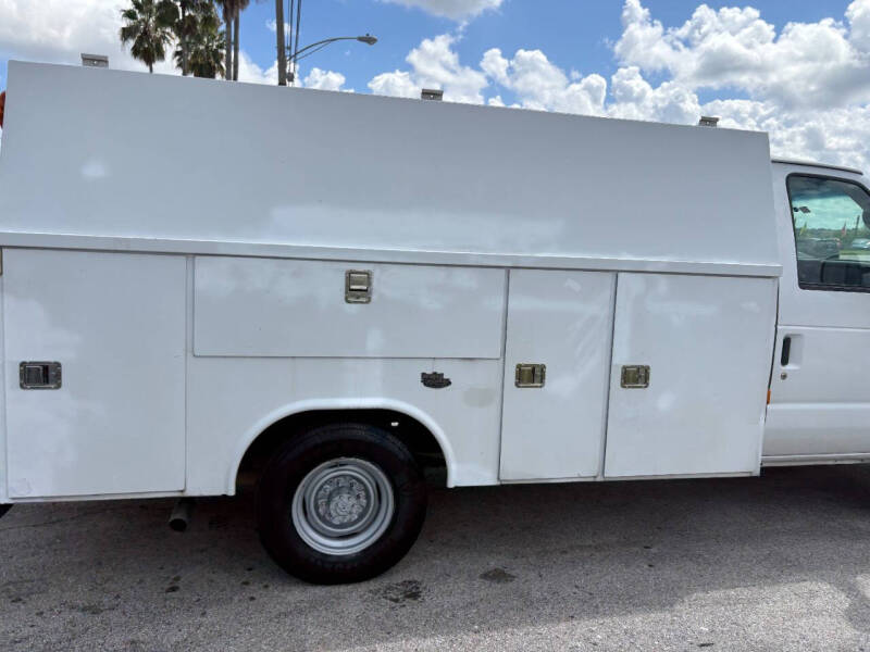 2009 Ford E-Series E-350 SD