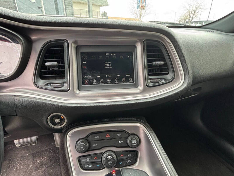 2019 Dodge Challenger SXT
