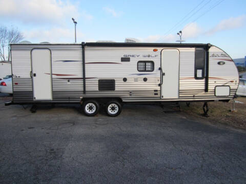 2015 Forest River Cherokee Grey Wolf 26DBH for sale at Easley Camper Sales in Easley SC