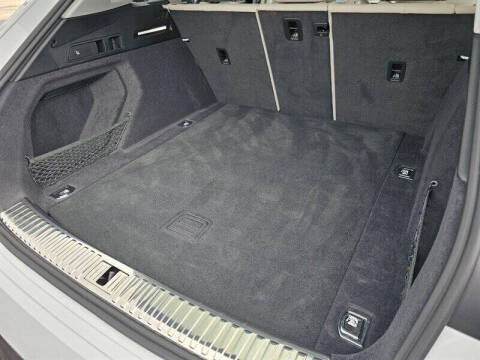 2024 Audi Q8 e-tron quattro Premium Plus