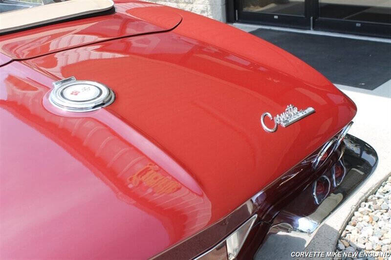 1965 Chevrolet Corvette 15