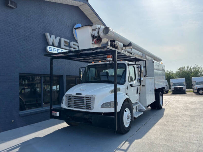 2009 Freightliner Business class M2