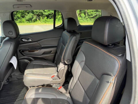 2022 GMC Acadia AT4