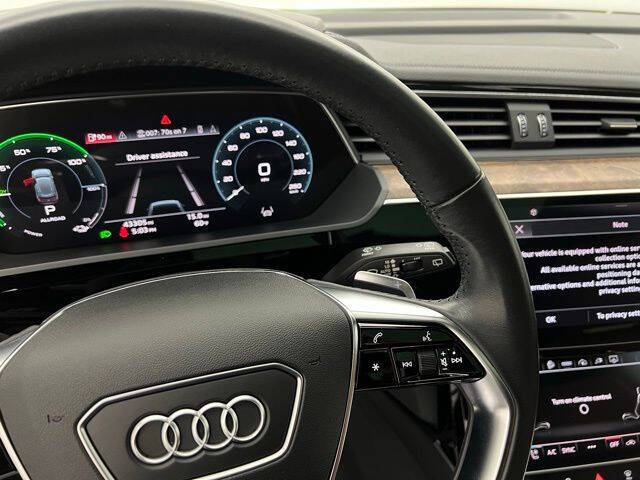 2021 Audi e-tron quattro Premium Plus