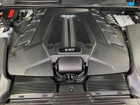 2023 Bentley Bentayga EWB V8