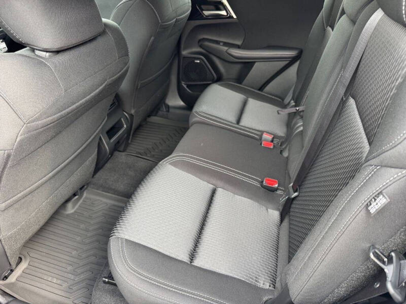 2025 Mitsubishi Outlander ES