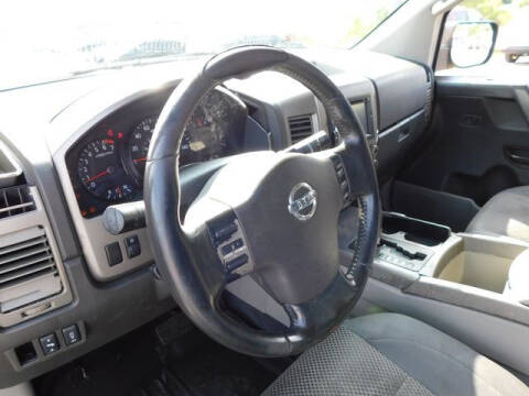 2004 Nissan Armada SE