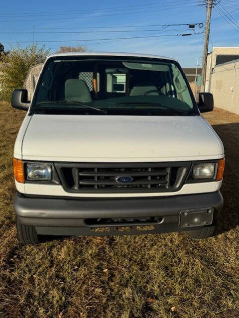 2006 Ford E-Series for sale at MaLanie s Auto Sales in Sioux Falls, SD