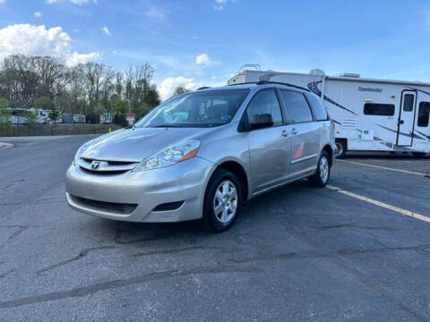 2010 Toyota Sienna CE 7-Passenger
