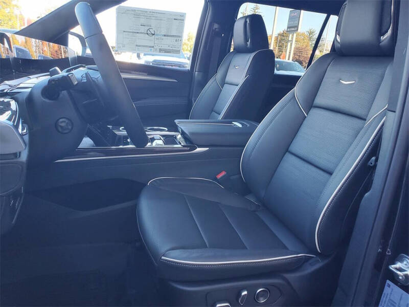 2026 Cadillac Escalade ESV Luxury