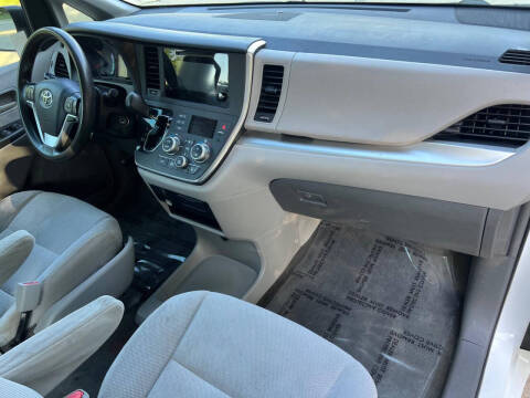2015 Toyota Sienna L 7-Passenger