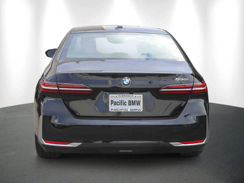 2025 BMW 5 Series 530i