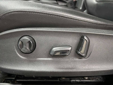 2017 Volkswagen Passat 1.8T R-Line