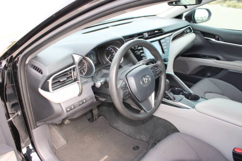 2018 Toyota Camry LE