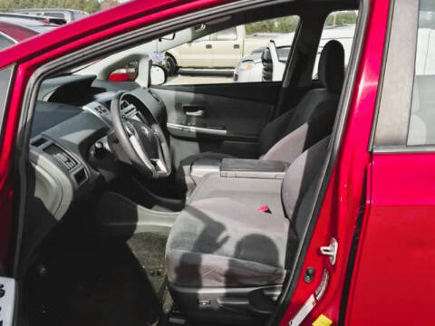 2013 Toyota Prius v Two