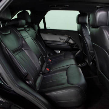 2025 Land Rover Range Rover Sport P360 SE