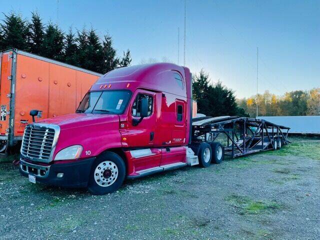 2010 Freightliner Cascadia for sale at Royal Motors Inc in Kent WA