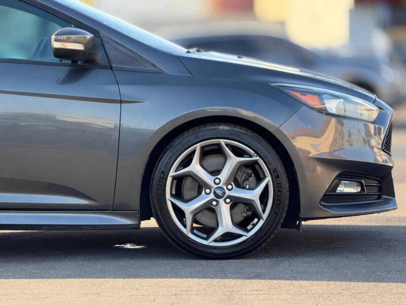 2017 Ford Focus ST