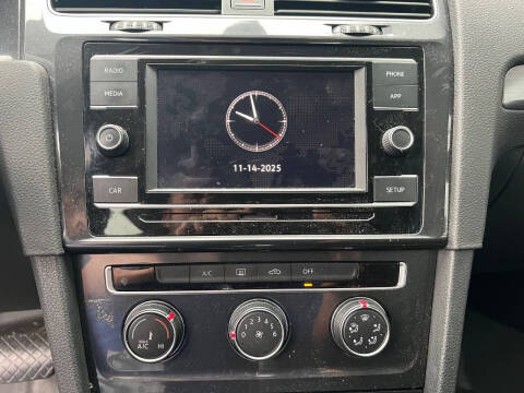 2018 Volkswagen Golf TSI S