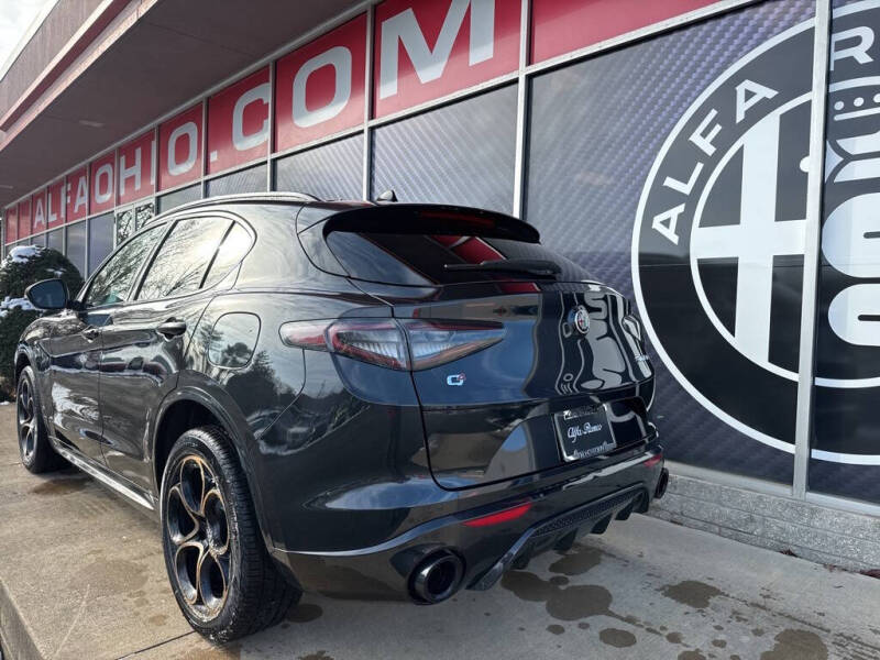 2025 Alfa Romeo Stelvio Intensa