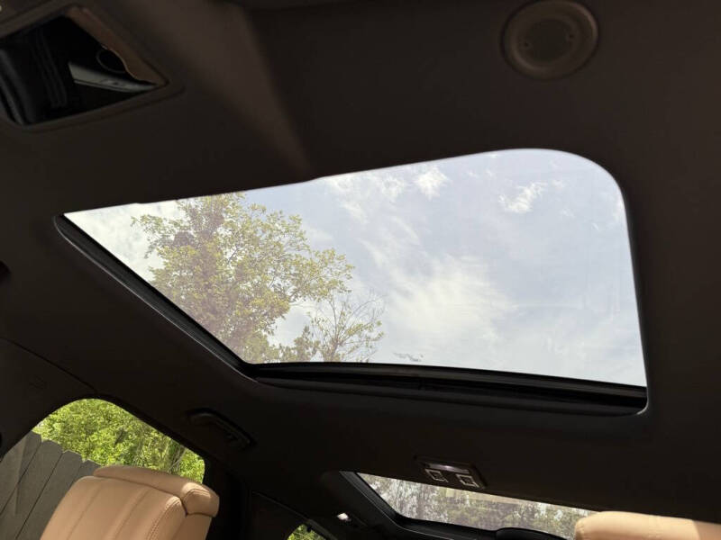 2025 Land Rover Discovery P300 Dynamic SE