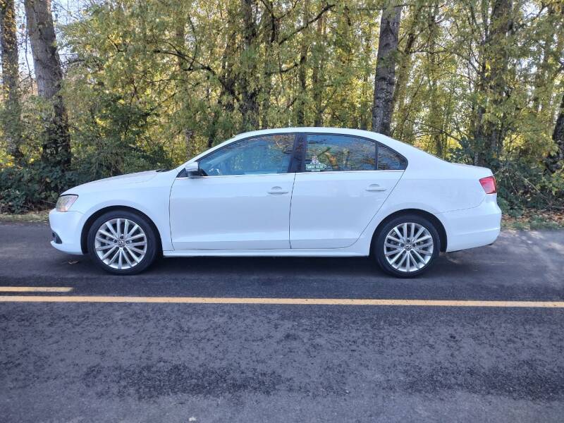 2011 Volkswagen Jetta for sale at M AND S CAR SALES LLC in Independence OR