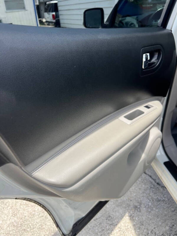 2011 Nissan Rogue SV