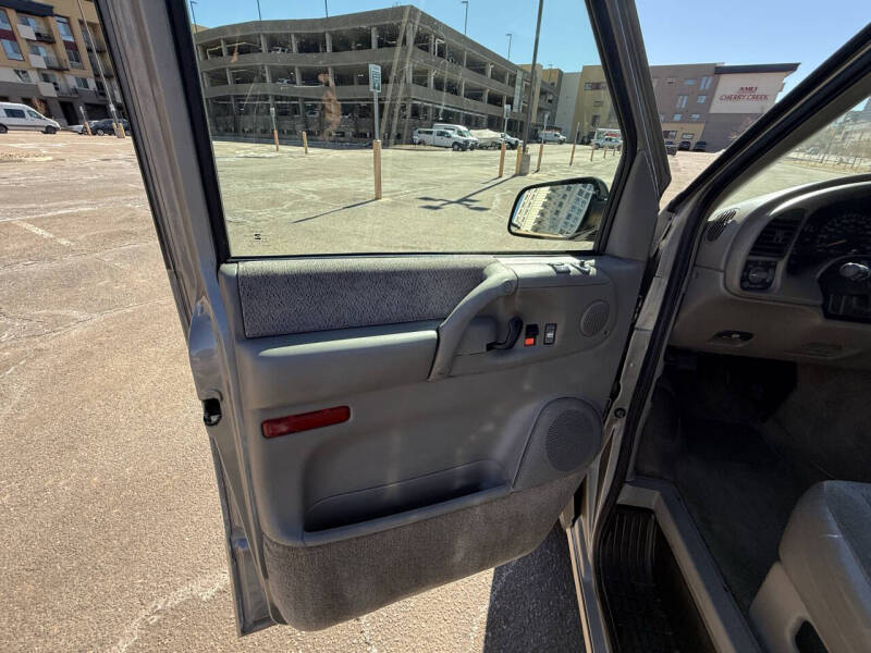 2001 Chevrolet Astro LS