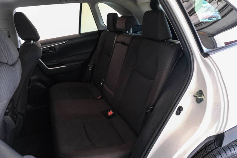 2020 Toyota RAV4 Hybrid LE