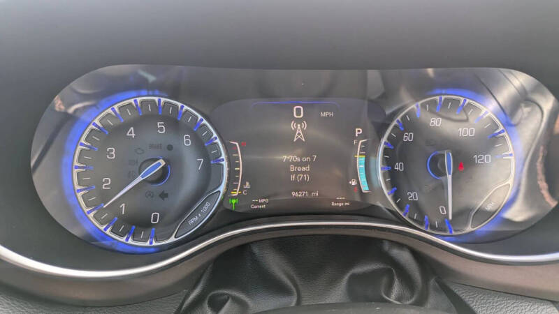 2017 Chrysler Pacifica Touring-L Plus