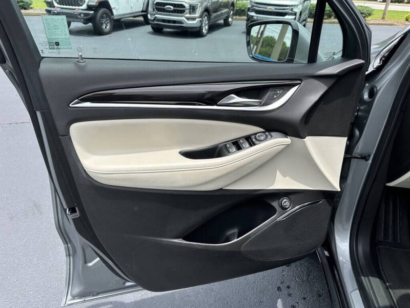 2024 Buick Enclave Essence