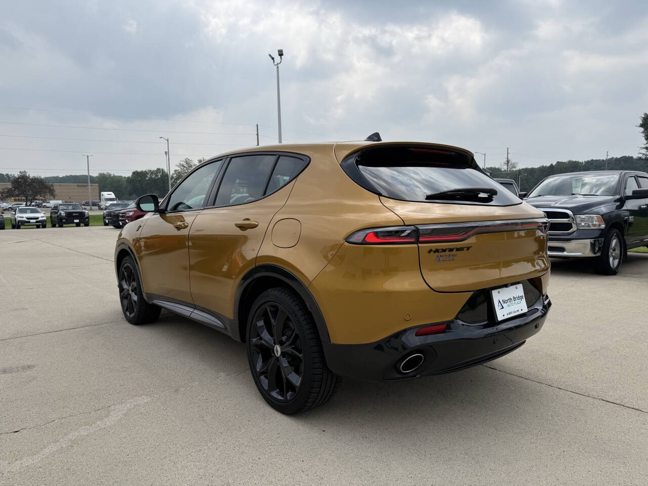 2024 Dodge Hornet R/T photo 3
