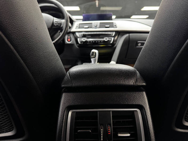 2018 BMW 3 Series 320i xDrive