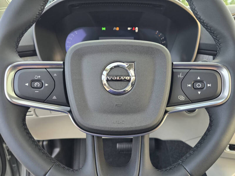 2026 Volvo XC40 B5 Plus