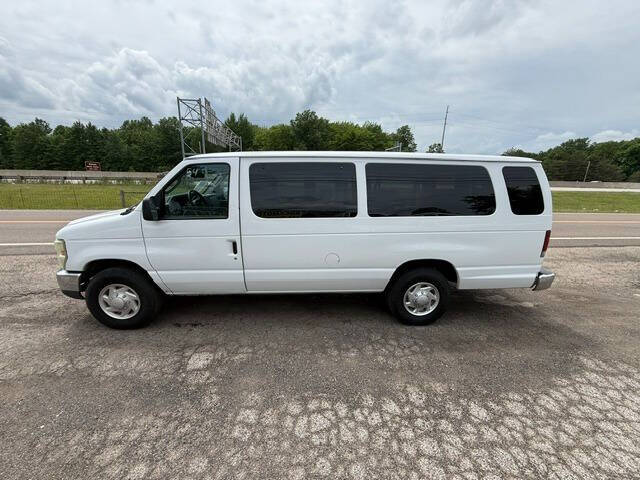 2009 Ford E-Series E-350 SD XLT