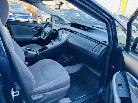 2014 Toyota Prius Three