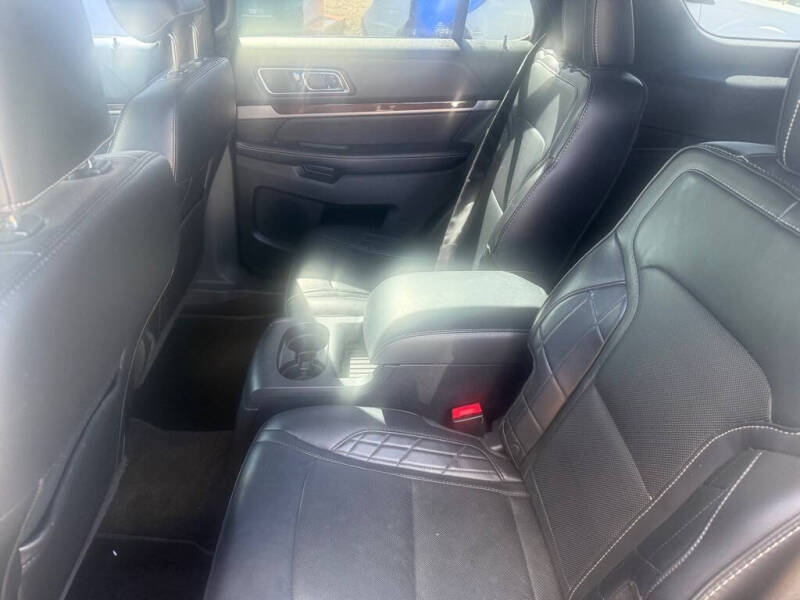 2017 Ford Explorer Platinum