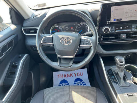 2023 Toyota Highlander Hybrid LE