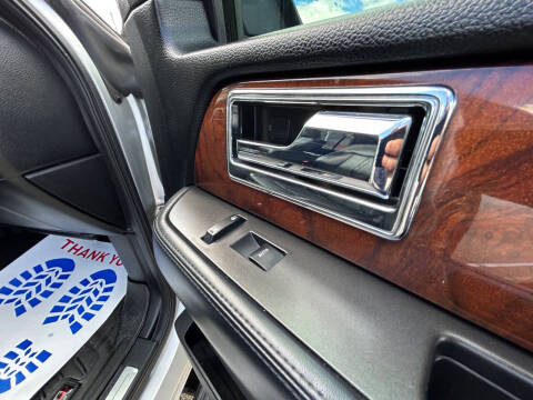2017 Lincoln Navigator Select