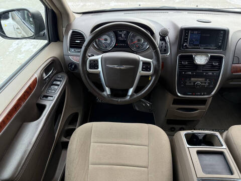 2012 Chrysler Town and Country Touring