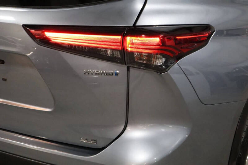 2022 Toyota Highlander Hybrid XLE