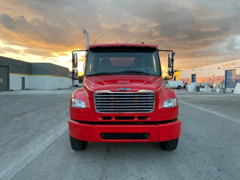 2020 Freightliner M2 106
