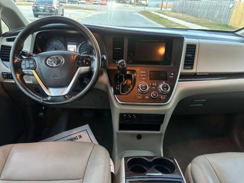 2015 Toyota Sienna XLE 7-Passenger